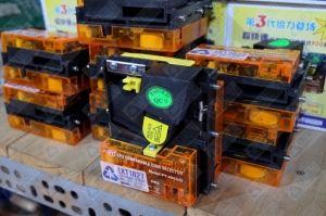 Ổ lùa thẻ xu điện tử tốc độ cao.